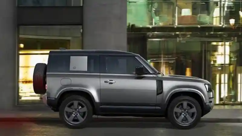 Foto - Jaguar Land Rover Segera Merilis Octa Sebagai Model Termahal di Lini Defender, Simak Keunggulannya