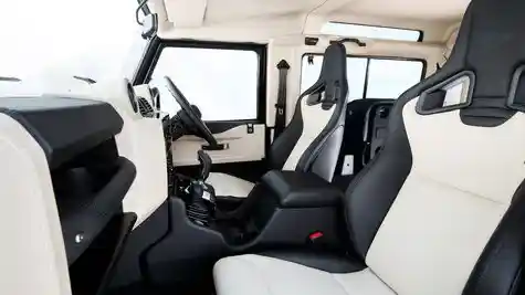 Foto - Land Rover Defender Lahir Kembali Dalam Jumlah Sangat Terbatas