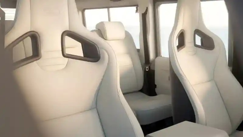 Foto - Land Rover Defender Classic Lahir Kembali, Lebih Mahal Dari Defender Modern