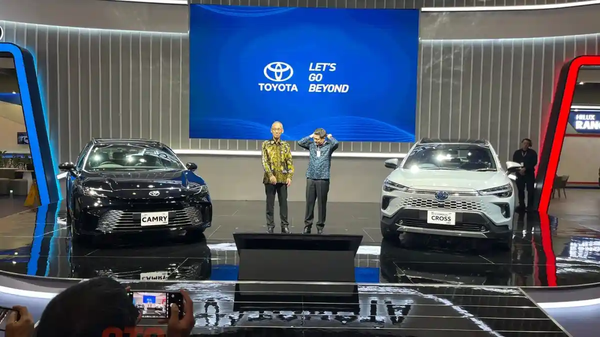 Berita - Toyota All New Camry dan New Corolla Cross resmi diluncurkan di Indonesia