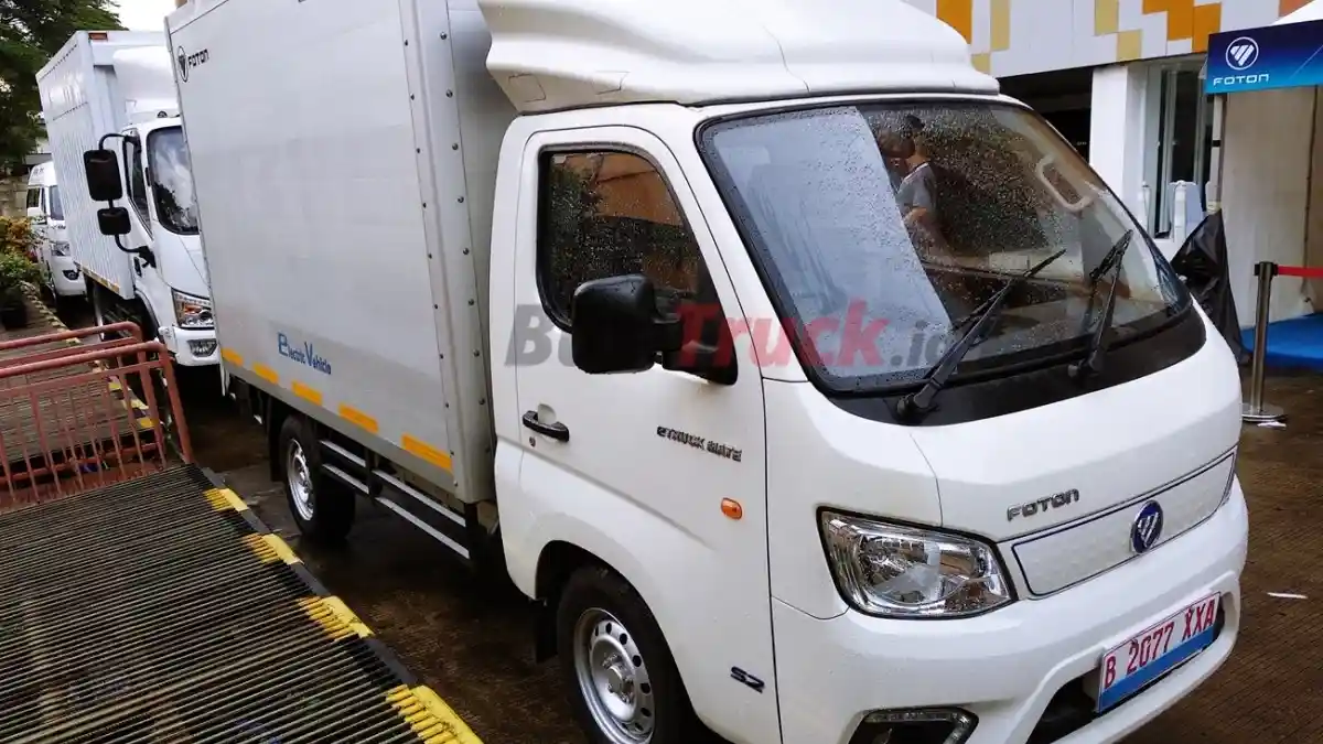 Foto - Mendagri Terbitkan Surat Edaran Pembebasan Pajak Bagi EV