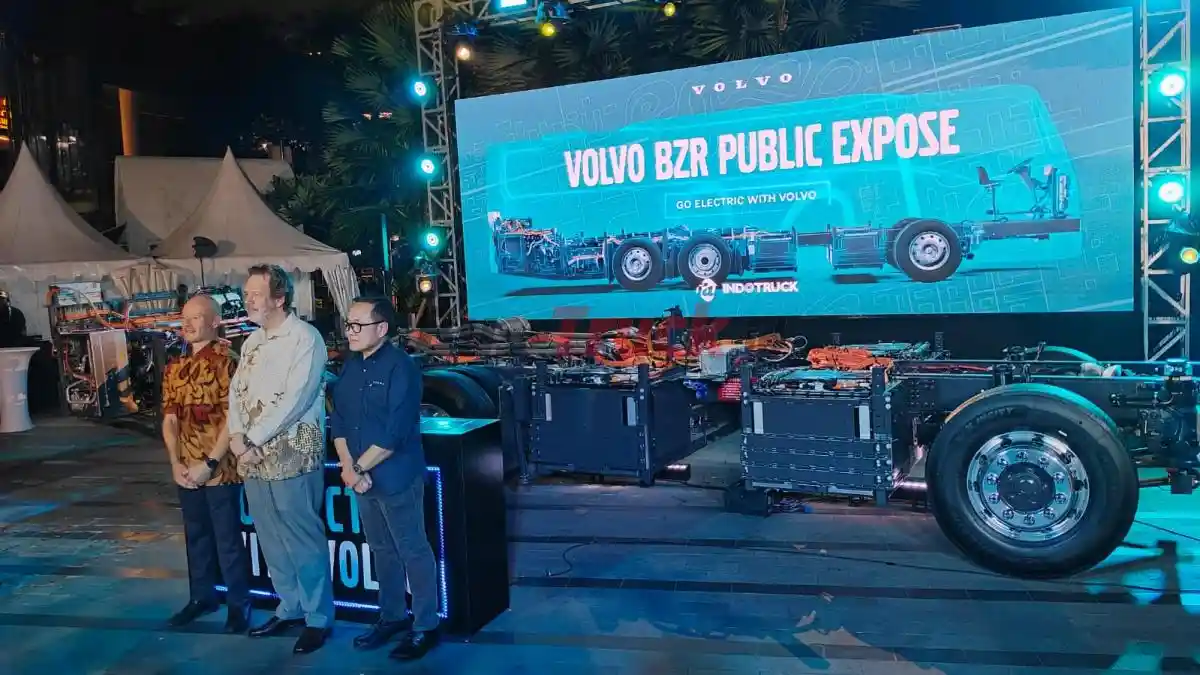 Foto - Volvo BZR Meluncur di Indonesia, Sasis Bus Listrik Bertenaga 540 Hp