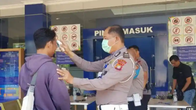 Foto - Layanan Perpanjang SIM Kembali Beroperasi