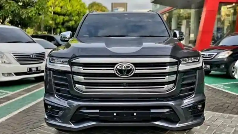 Berita - Kepincut Land Cruiser 300? Segini Harganya Sekarang dan Ready Stock