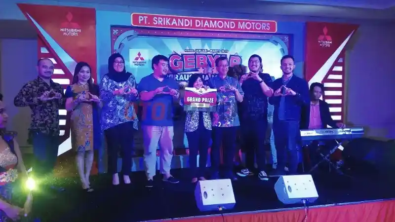 Berita - Mitsubishi TS120SS Stop Produksi, Dealer Yakin Konsumen Pindah ke L300