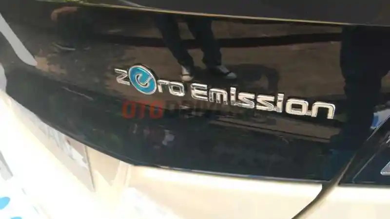 Foto - FIRST DRIVE: Nissan Leaf