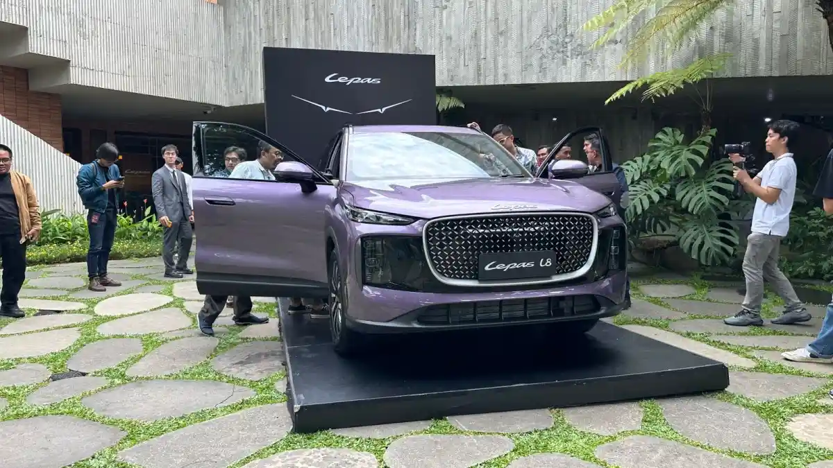 Foto - Lepas L8 Sudah Ada Versi Setir Kanannya, Ini Spesifikasinya