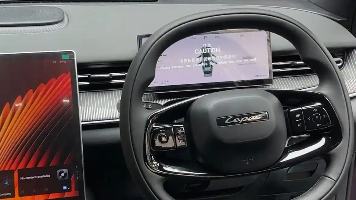 Foto - Lepas L8 Sudah Ada Versi Setir Kanannya, Ini Spesifikasinya