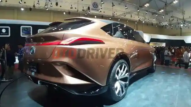 Foto - Mobil Konsep Lexus Debut di Indonesia: Yes, No Limit!