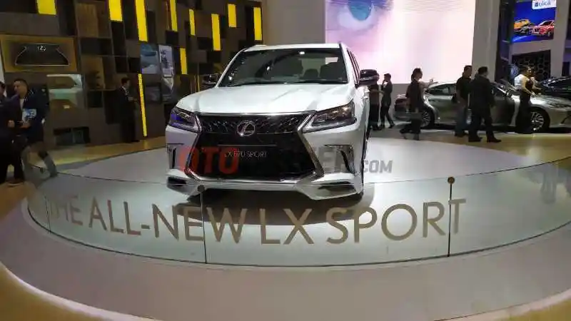 Foto - Toyota Kena Denda RP 175 M di Cina Karena Masalah Satu ini