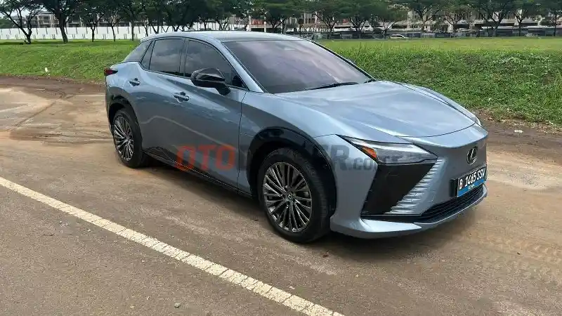 Berita - Holiday in Style 2023, Lexus RZ450e : Plus-Minus Menggunakan SUV EV Mewah Lexus Saat Liburan