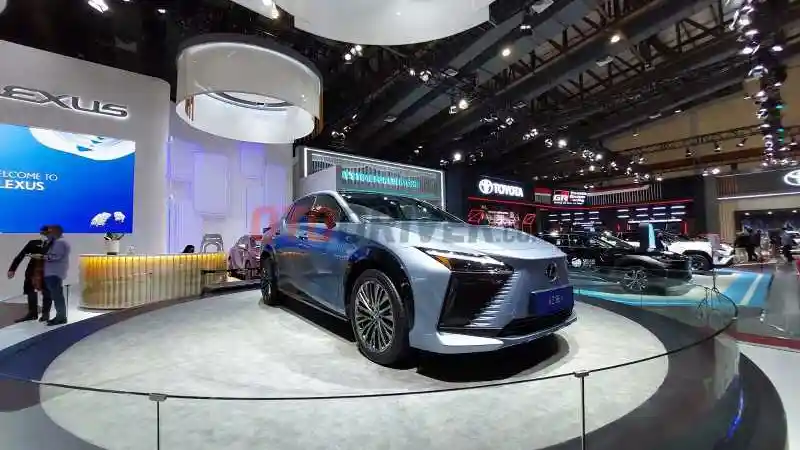 Berita - GALERI: Jarak Tempuh hingga 400 Km, Lebih Dekat dengan Lexus RZ 