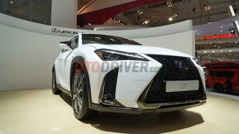 Berita - Lexus Tidak Izinkan Mobil Hybrid dan Non-Hybridnya Untuk Terjang Banjir