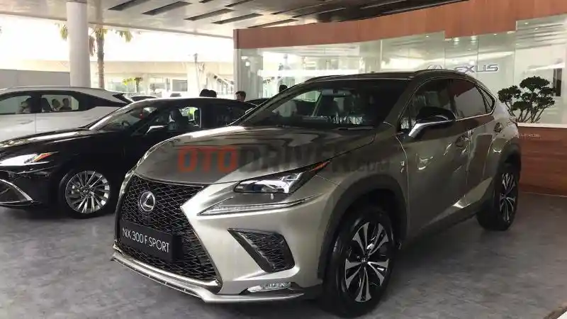 Foto - Beli Lexus di Astra Auto Fest 2019 Tidak Perlu Inden