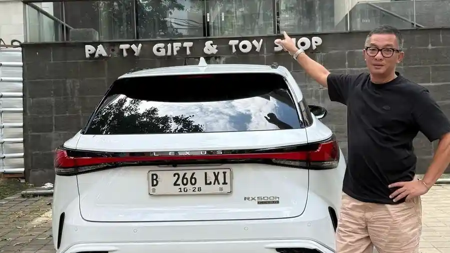Foto - Lexus RX 500 h F Sport+ Dan Bandung Sama-Sama Istimewa, Ini Impresi Kami Selama Liburan