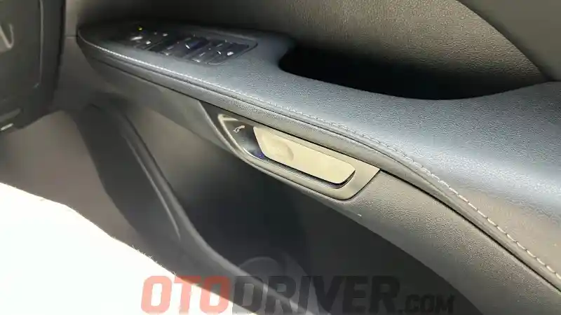 Foto - Ini Detail Menarik Dan Juga Kelemahan Lexus RX450H+