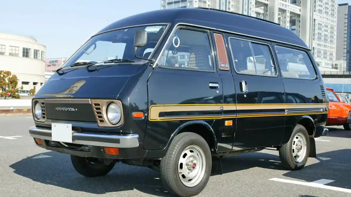 Foto - Toyota LiteAce, Adik Mungil HiAce Yang Tak Pernah Dijajakan Di Indonesia