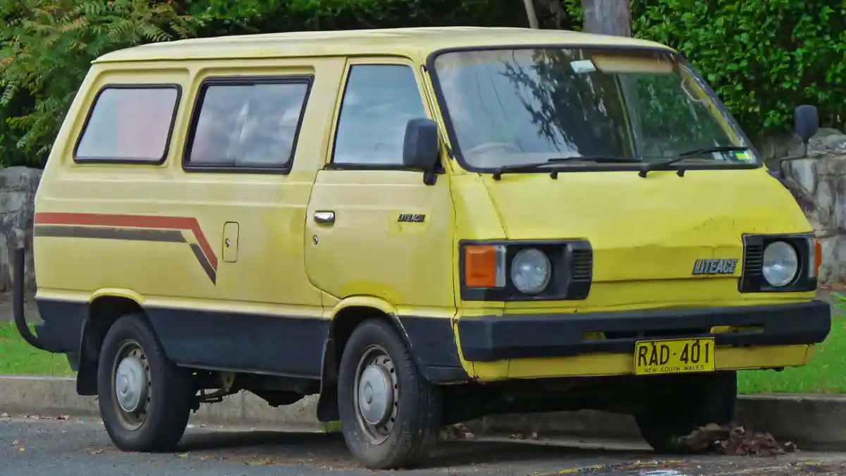 Foto - Toyota LiteAce, Adik Mungil HiAce Yang Tak Pernah Dijajakan Di Indonesia