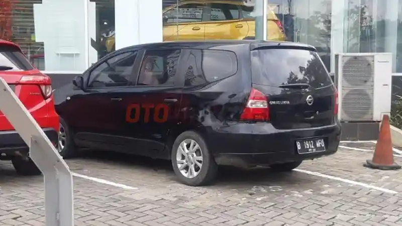 Foto - Livina Berbasis Xpander Sudah Bisa Dipesan!