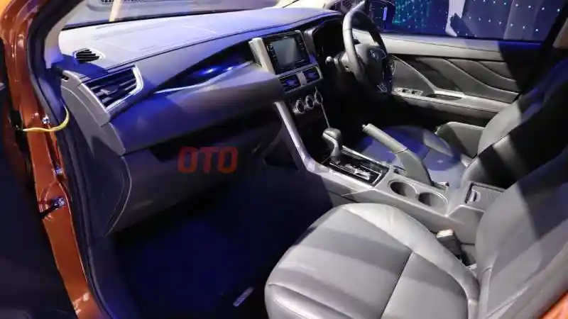 Foto - Perbedaan Fisik Mitsubishi Xpander Dengan All New Nissan Livina