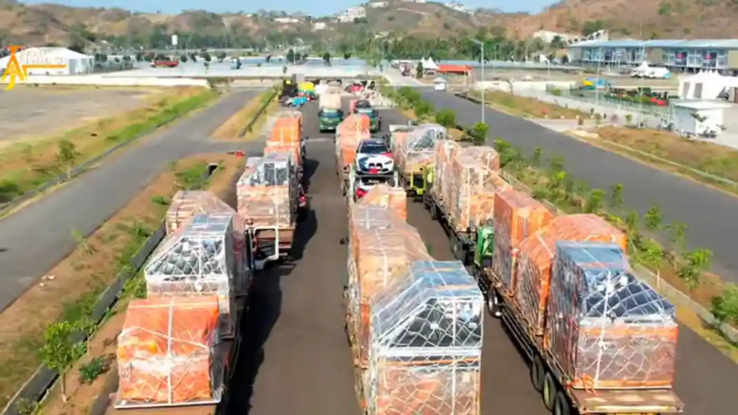 Foto - Truk-truk Ini Berjasa Angkut 500 Ton Logistik Pasca MotoGP Mandalika