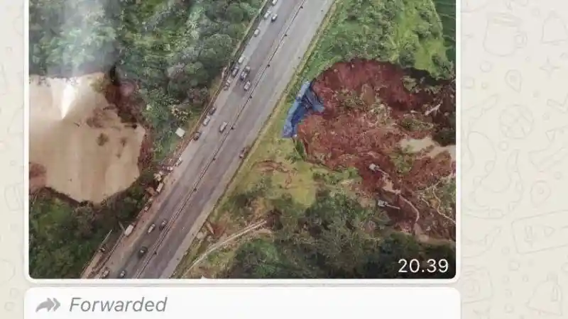 Foto - Tol Cipularang KM 118 Longsor Parah = Hoax