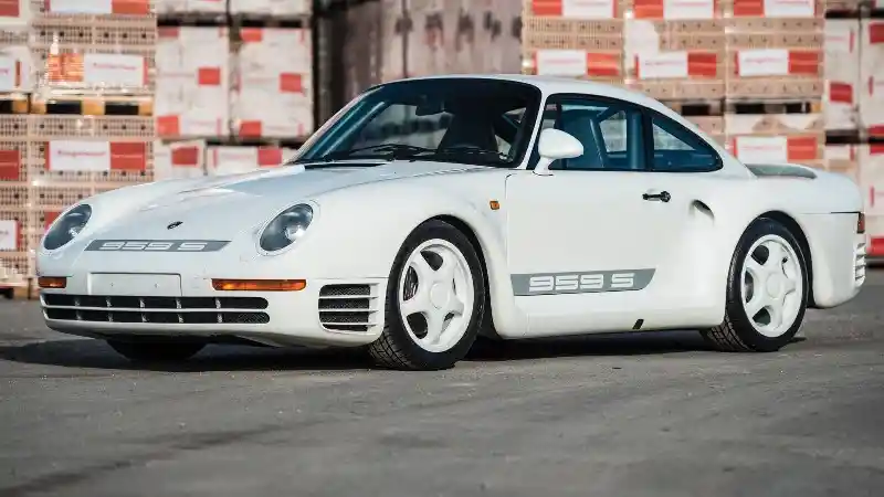 Foto - Mengenal Louvre, Pelepas Panas Beraura Sporty