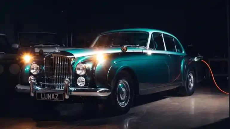 Foto - Bentley Klasik Bertenaga Listrik Resmi Diperkenalkan Lunaz, Simak Spesifikasinya