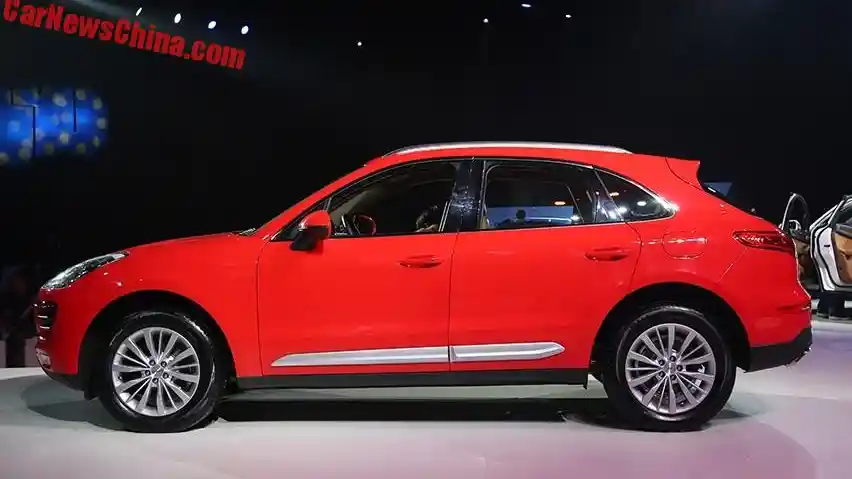 Foto - "Porsche Macan" Palsu Buatan Cina Meluncur, Rp 100 Jutaan Saja