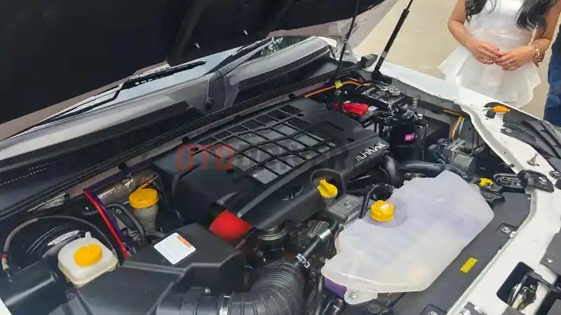 Foto - Komparasi Spek Mahindra VS Isuzu D-Max