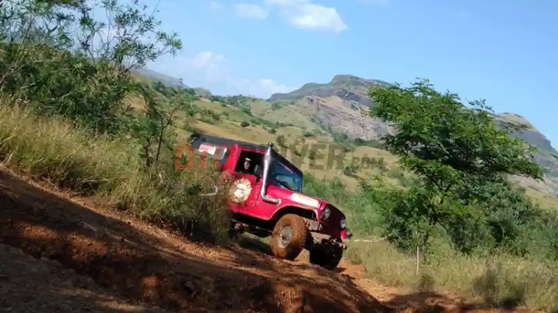 Foto - Sensasi Off-Road Menggunakan Mahindra Thar