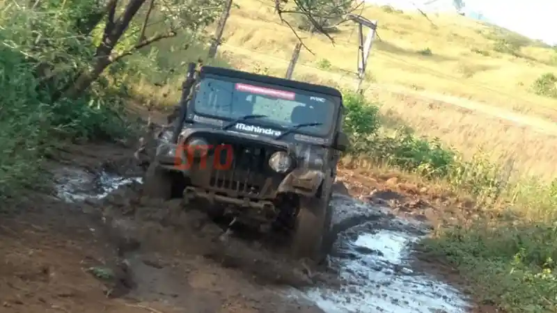 Foto - Sensasi Off-Road Menggunakan Mahindra Thar