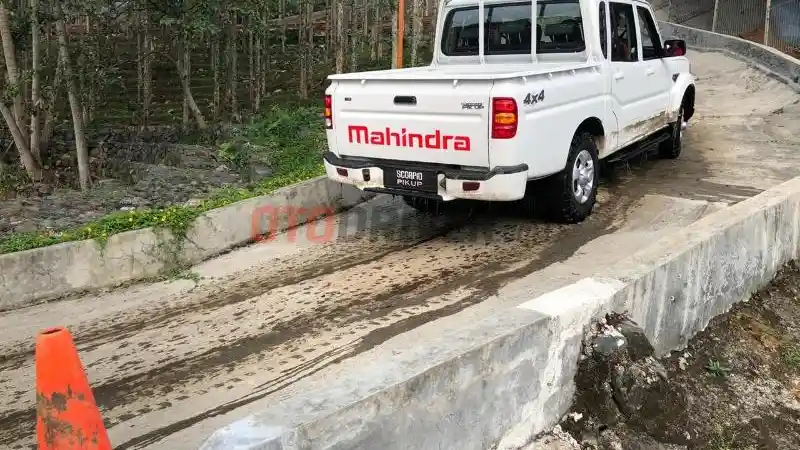 Foto - FIRST DRIVE: Mahindra Scorpio Double Cabin