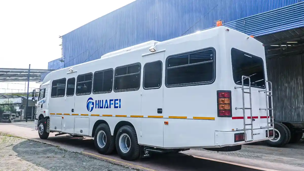 Foto - Delima Jaya Ubah Truk FAW FD290TH 6x4 Jadi Bus Tambang di Morowali