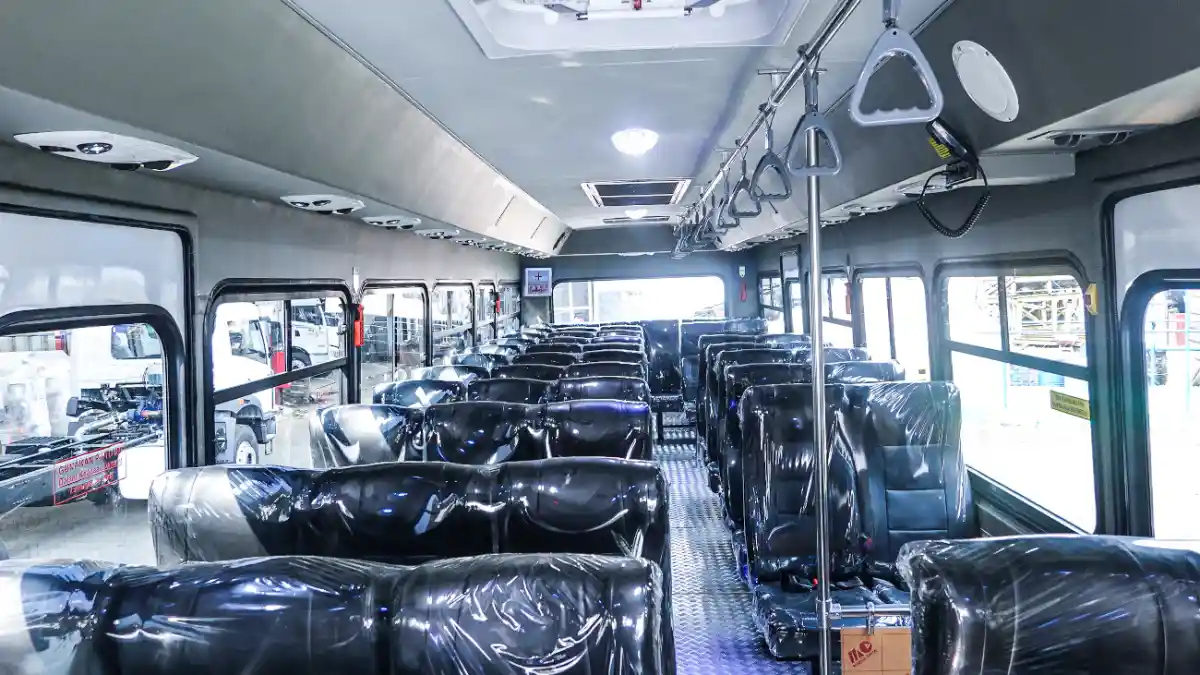 Foto - Delima Jaya Ubah Truk FAW FD290TH 6x4 Jadi Bus Tambang di Morowali