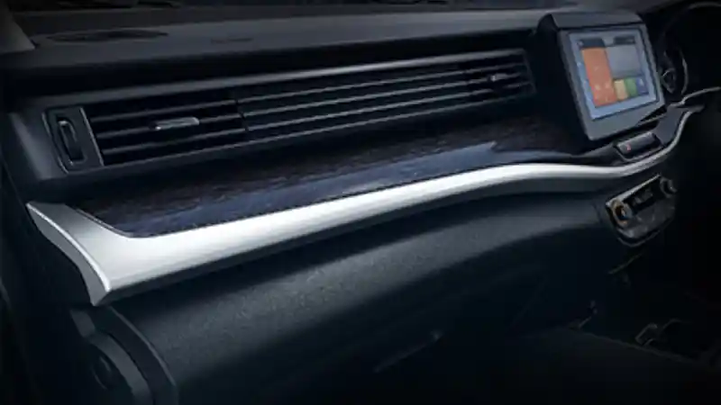 Foto - Ertiga XL6 Meluncur Agustus ini, Apa Bedanya dengan Versi Indonesia?