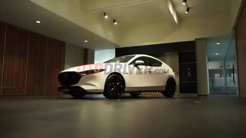 Berita - Tertarik Membeli Mazda 2 dan 3 di 2023, Simak Update Harganya