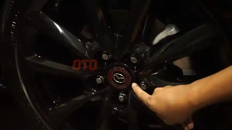 Foto - Hanya Tersedia 20 Unit, Mazda 3 100th Anniversary Edition Resmi Dipasarkan Rp 533 Jutaan di Indonesia