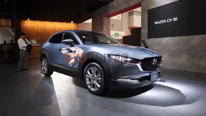 Foto - SPY SHOT: Mazda CX-30 di Jalanan Indonesia