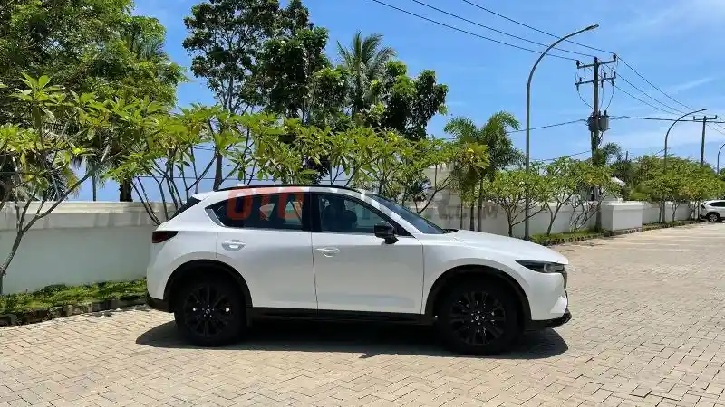 Foto - Jaga Mobil Warna Putih Anda Tak Lekas Menguning Dengan Kiat Ini