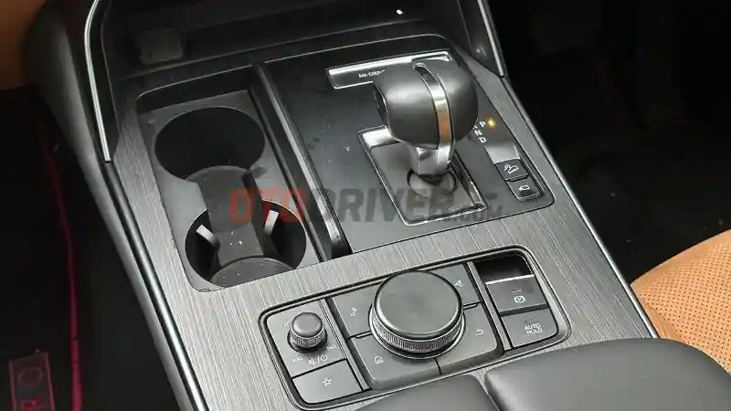 Foto - Test Drive Mazda CX-60 : Tantangan Serius Untuk SUV Eropa