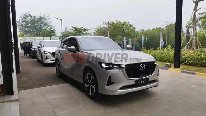 Foto - Mazda CX-60 Resmi Dijual. Nyaris Rp 1,2 Miliar
