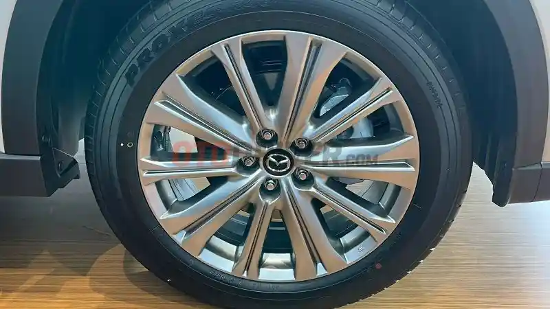 Foto - Mazda Indonesia Segarkan Tampilan Mazda CX-8, Harganya Rp 795 Juta