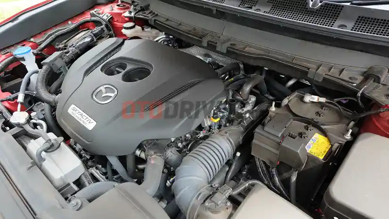 Foto - Pilih Mazda CX-9 atau Mercedes-Benz GLC? Ini Perbandingan Spek-nya