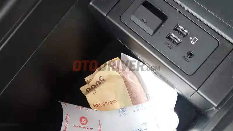 Foto - Otoritas Penumpang Depan di Kabin Mazda CX-9