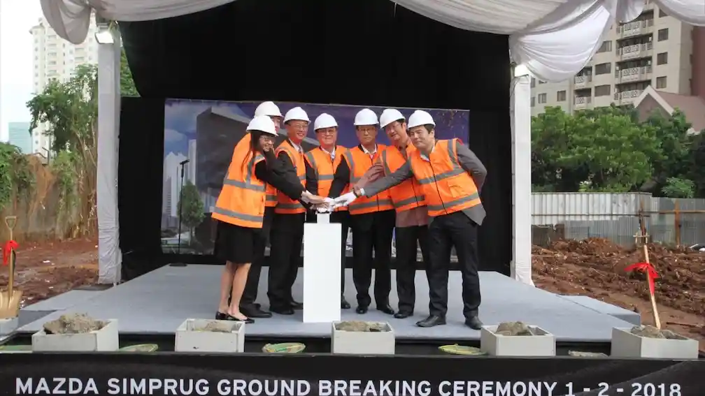 Foto - Mazda Bangun Dealer Sekaligus Kantor Pusat di Kawasan Elit Jakarta