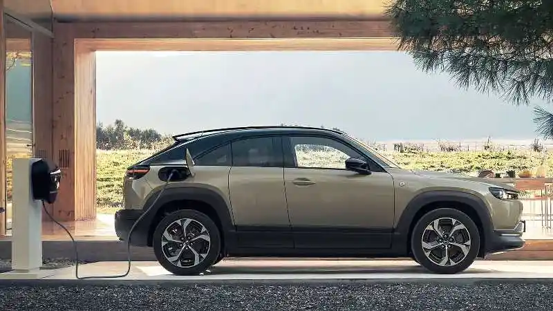 Mobil Listrik - Percepatan Transisi Mobil Listrik, Mazda Gandeng Panasonic untuk Pasokan Baterai