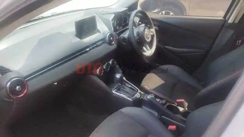 Foto - Lebih Sporty, Mazda 2 Hatchback Dapat Penyegaran Di Akhir Tahun
