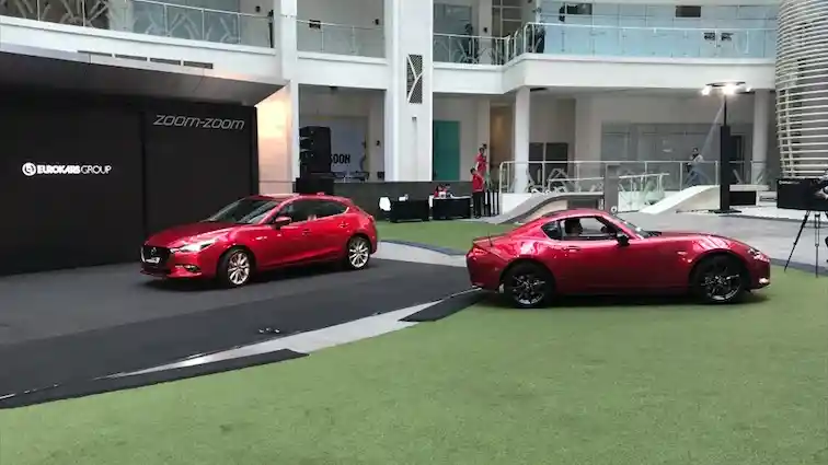 Foto - Mazda Hadirkan Promo Diskon Servis Hingga Gratis Oli!