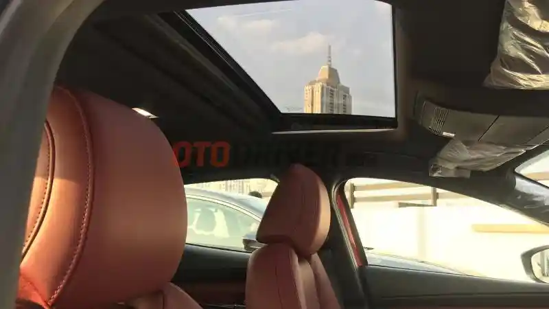 Foto - Kabin Mazda 3 Bikin Pengemudi Senang